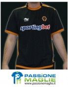 La divisa da trasferta dei Wolves realizzata da Burrda Maglia away Wolves