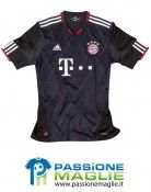 Terza divisa nera Bayern Monaco