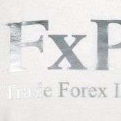 Lo sponsor Fx Pro argentato che quasi scompare nella maglia