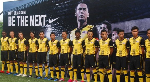 Un momento della presentazione della nuova maglia malese Presentaziona divisa Malesia