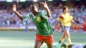 Roger Milla con la divisa del Camerun