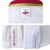 Alcuni particolari della casacca peruviana Colletto e fianchi maglia Perù