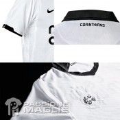 Alcuni dettagli della casacca del Corinthians
