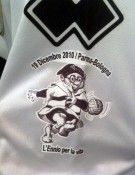 Lo gnomo Ennio sulla maglia del Parma per i 97 anni Il fumetto dello gnomo Ennio