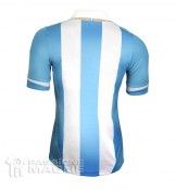 La prima maglia dell'Albiceleste vista da dietro