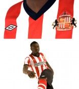 Zoom sulla prima divisa dei Black Cats 2011-2012