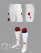 Anteprima calzoncini e calzettoni del Cagliari bianchi 2011-2012 Kappa