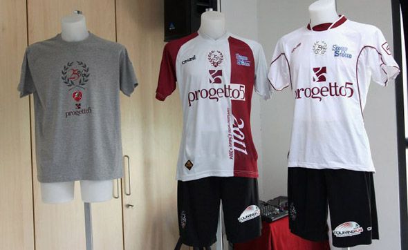 Le maglie dell'iniziativa della Reggina per i 25 anni Casacche Reggina 25 anni
