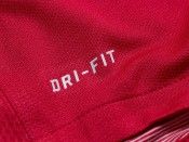 Tessuto Dri-Fit per la maglia dei Gunners 2011-2012