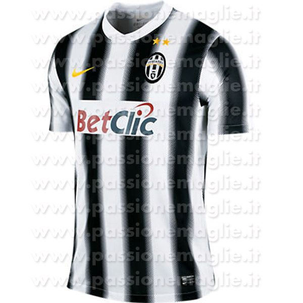 La maglia della Juventus 2011-2012 ufficiale da Nike