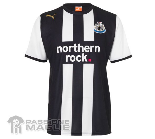 Prima maglia del Newcastle stagione 2011-2012 Maglia home Newcastle 2011-2012 Puma