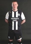 Il capitano Nolan con la nuova divisa del Newcastle 11-12
