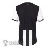 Il retro della nuova maglia del Newcastle 2011-2012