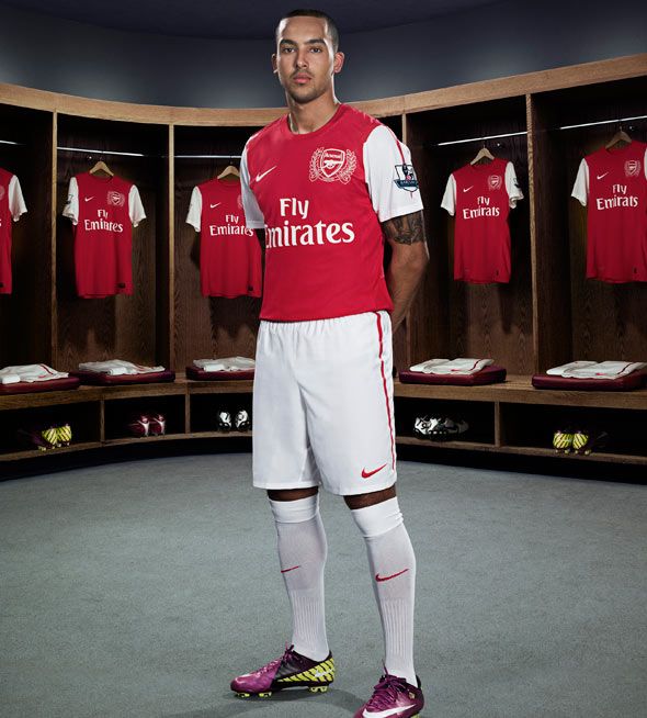 Walcott con la prima maglia dell'Arsenal 2011-12
