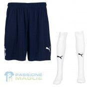 I calzoncini e i calzettoni degli Spurs per il 2011-2012 Calzoncini home Tottenham 11/12