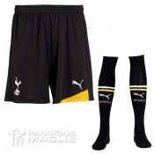 Pantaloncini e calzettoni neri per la terza maglia del Tottenham 2011-2012