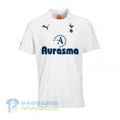 La prima maglia del Tottenham 2011-2012 di Puma Maglia home Tottenham 2011-2012