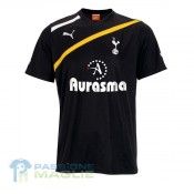 La terza divisa del Tottenham di colore nero per il 2011-2012 Terza maglia Spurs 2011-12