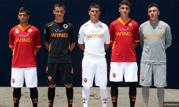 Le nuove maglie della Roma 2011-2012 firmate