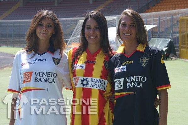 Divise Lecce 2011-2012 Asics