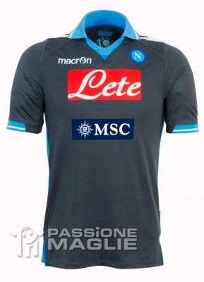 Divisa da trasferta del Napoli 2011-2012 grigia Seconda maglia Napoli 2011-2012 Macron