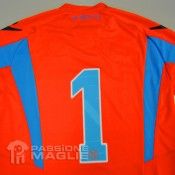 Il retro della maglia da portiere del Napoli arancione