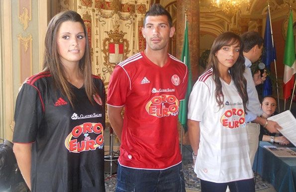 Divise Varese Calcio 2011-2012