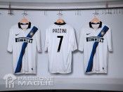 Divisa bianca dell'Inter vista da dietro - Nike Retro Inter away 2011-2012