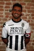 Vergassola con la prima maglia del Siena 2011-2012 Casacca home Siena