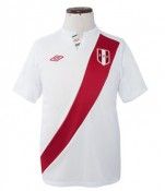 La maglia home del Perù per le qualificazioni ai mondiali 2014 Prima casacca del Perù firmata Umbro