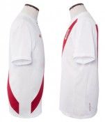 La divisa casalinga del Perù vista di lato Particolari prima maglia Perù