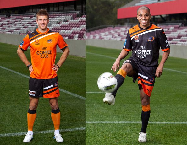 Maglie Brisbane Roar casa e trasferta 2011-2012