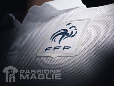 Galletto FFF sulla maglia away Francia