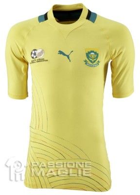 Prima divisa Sudafrica 2012 realizzata da Puma Maglia Sudafrica home 2012