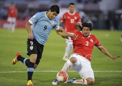Uruguay-Cile partita di qualificazione per i Mondiali 2014 Suarez impegnato contro il Cile