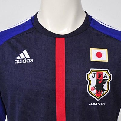 La maglia del Giappone in versione Replica Replica maglia Giappone 2012 Adidas