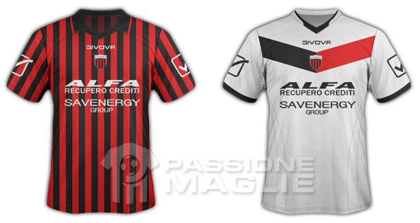 Nocerina Givova Prima e seconda maglia Nocerina 2011-2012
