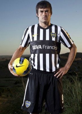 Casacca speciale del Boca Juniors Divisa speciale bianconera per il Boca Juniors