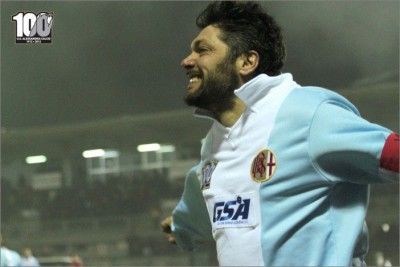 Artico festeggia dopo il gol Artico dell'Alessandria esulta