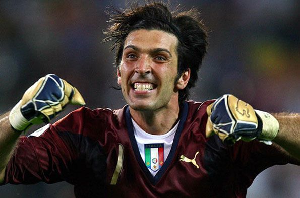 Gigi Buffon esulta nel Mondiale 2006 Buffon World Cup 2006
