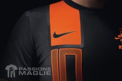 Numero arancione su maglia nera Olanda Numero seconda maglia Olanda 2012