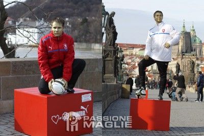Collezione Puma Repubblica Ceca in mostra sul ponte Carlo Giubbotti Repubblica Ceca collezione Puma 2012