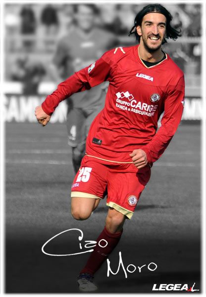Piermario Morosini con la maglia del Livorno Morosini con la divisa del Livorno