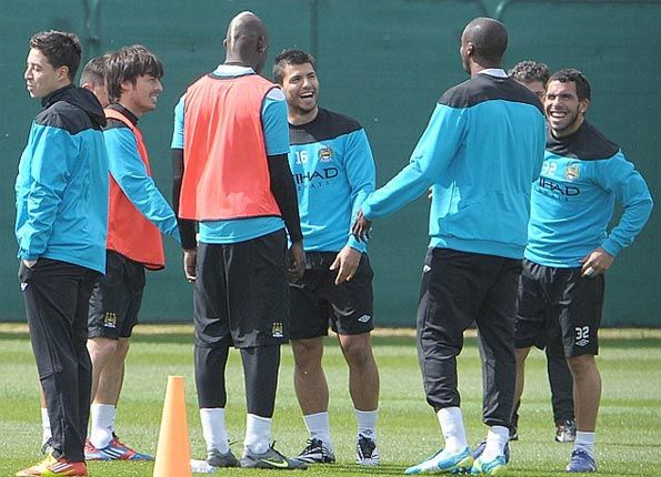 Aguero in allenamento con il Manchester City Aguero Puma Camouflage