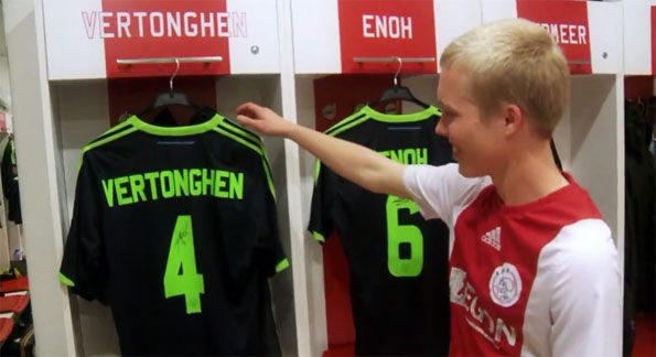 Corri a prendere la maglia adidas dell'Ajax