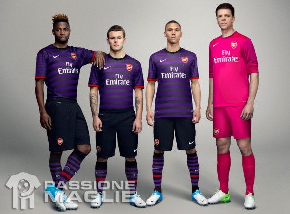 Kit da trasferta dell'Arsenal stagione 2012-2013 Nike Kit away Arsenal 2012-2013