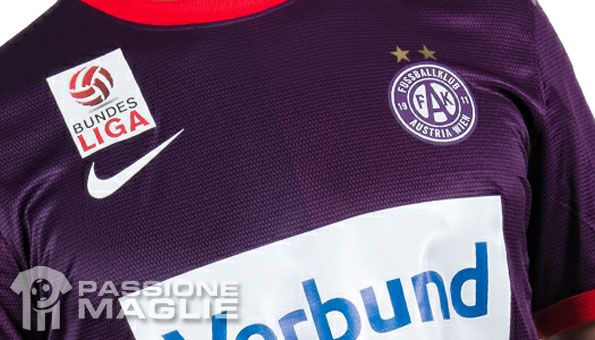 Particolare divisa  viola Austria Vienna 2012-2013
