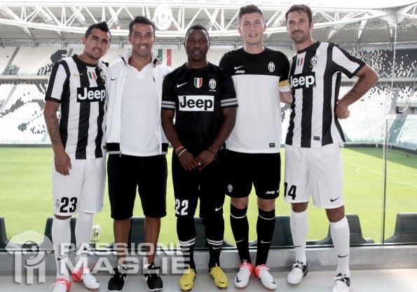 Le divise della Juventus per la stagione 2012-2012 Divise Juventus 2012-2013 Nike