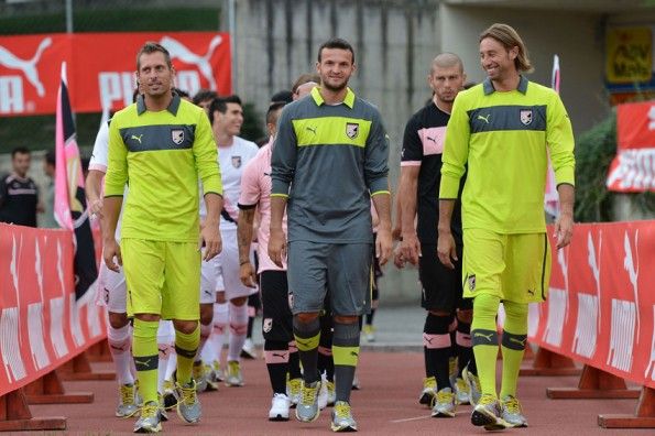 Calciatori Palermo nuovi kit Puma
