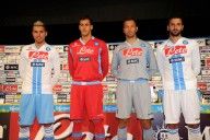 Behrami con la terza maglia del Napoli 2012-2013